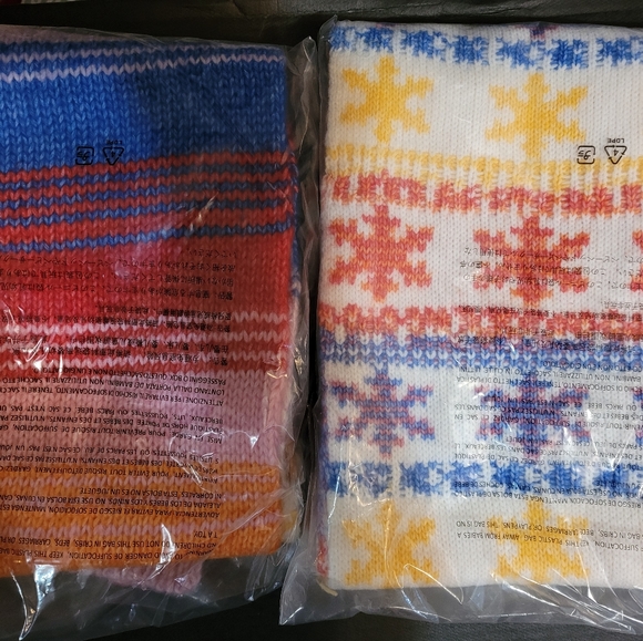 Lot of two New Old Navy Scarf - Picture 3 of 3